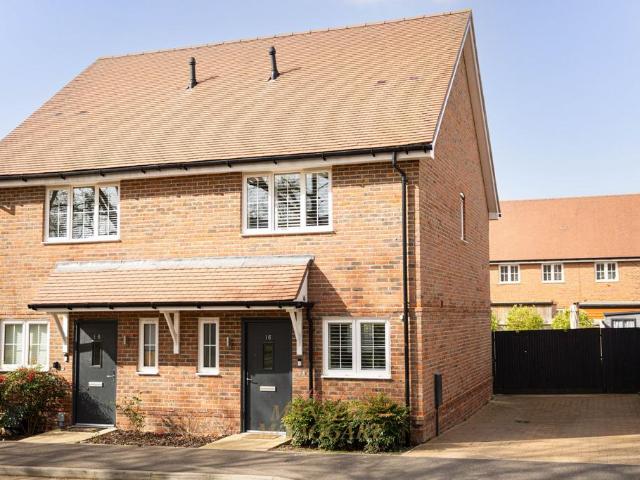 2 bedroom semi detached house for sale
