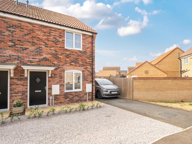 2 bedroom semi detached house for sale