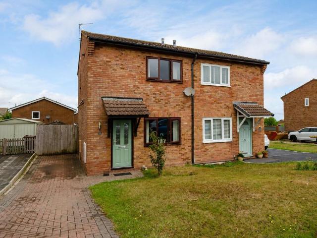 2 bedroom semi detached house for sale