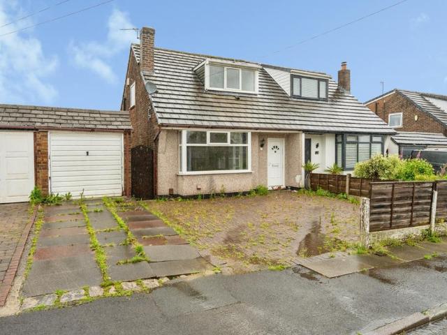 3 bedroom semi detached house for sale