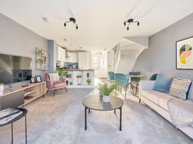 2 bedroom semi detached house for sale