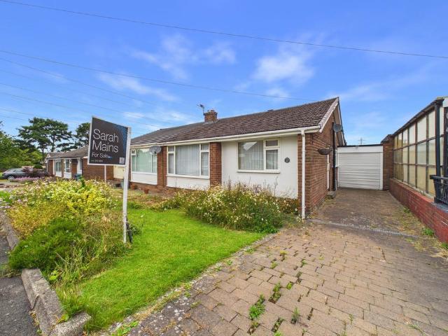 2 bedroom semi detached house for sale