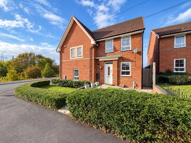 2 bedroom semi detached house for sale