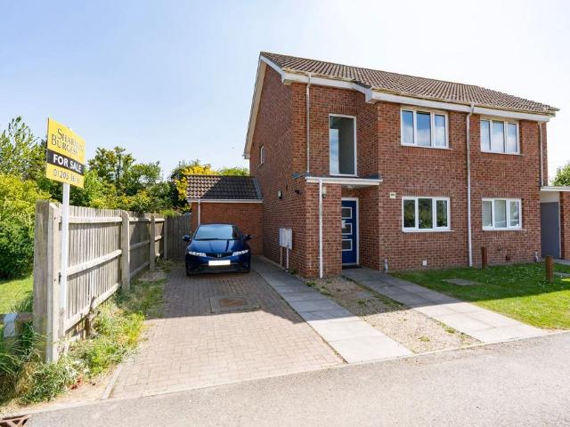2 bedroom semi detached house for sale