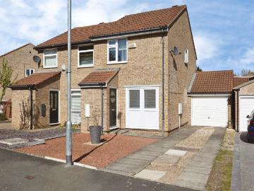 2 bedroom semi detached house for sale