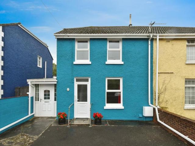 2 bedroom semi detached house for sale