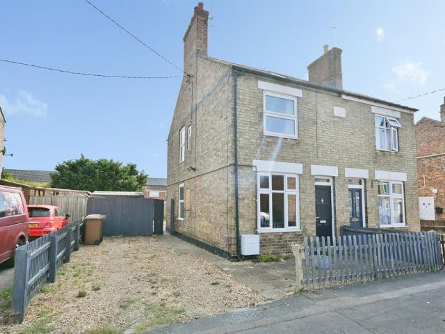 2 bedroom semi detached house for sale