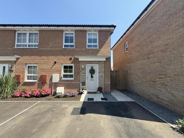 2 bedroom semi detached house for sale