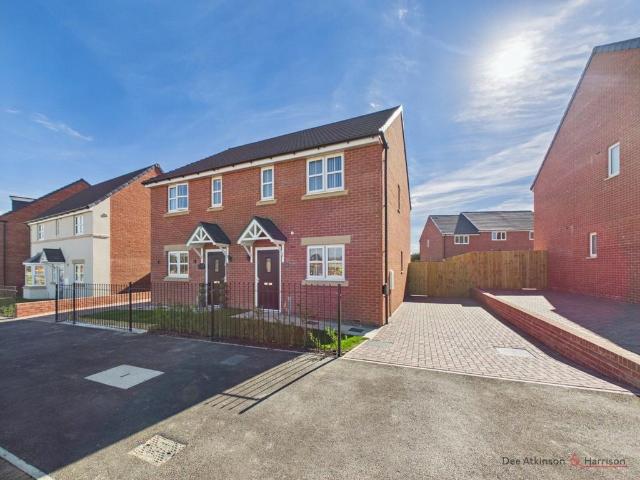2 bedroom semi detached house for sale