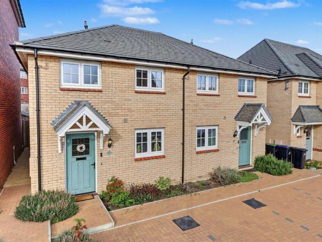 2 bedroom semi detached house for sale