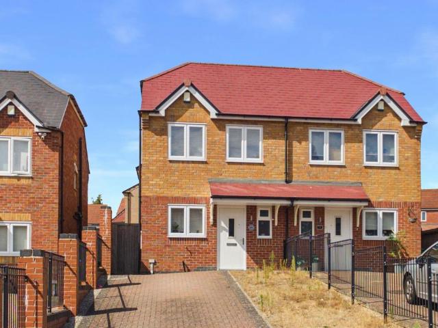2 bedroom semi detached house for sale