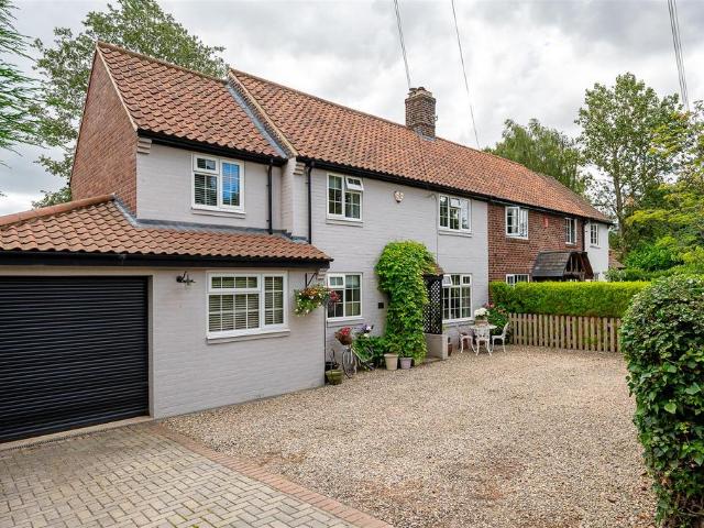 2 bedroom semi detached house for sale