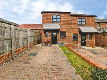 2 bedroom semi detached house for sale