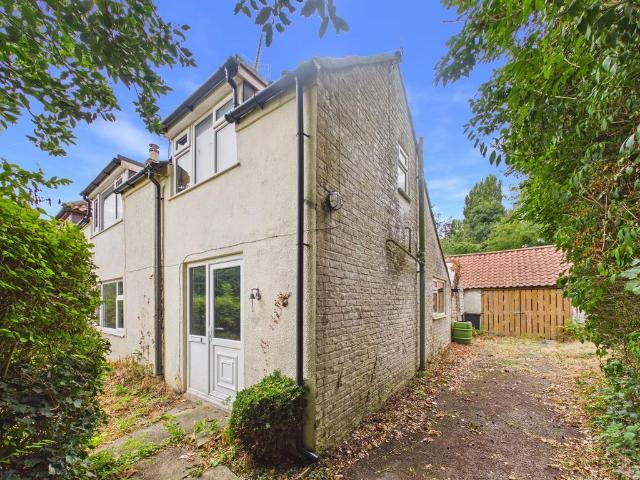 2 bedroom semi detached house for sale