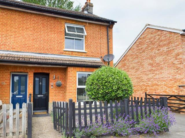 2 bedroom semi detached house for sale