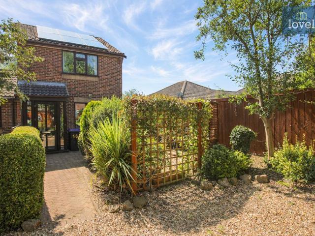 2 bedroom semi detached house for sale