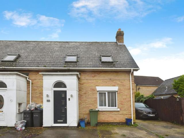 2 bedroom semi detached house for sale