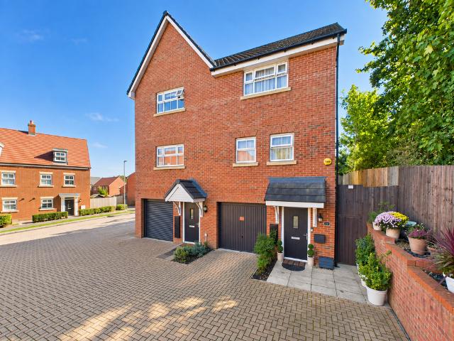 2 bedroom semi detached house for sale