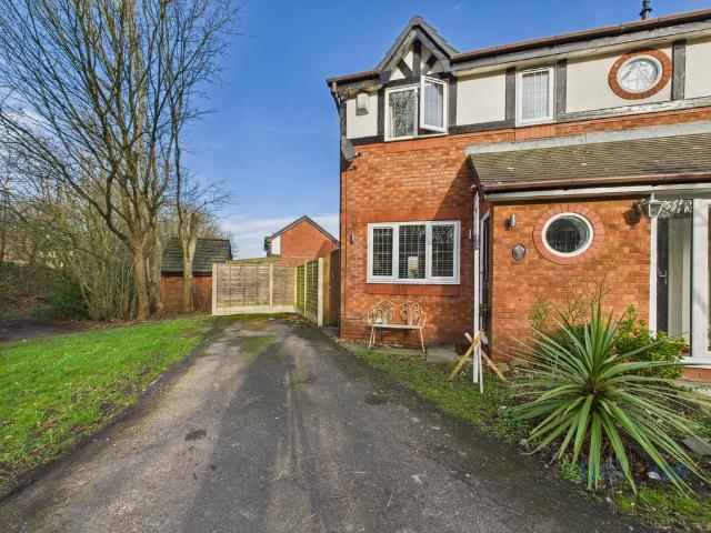 2 bedroom semi detached house for sale