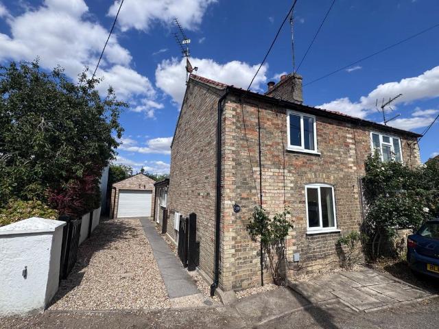 2 bedroom semi detached house for sale