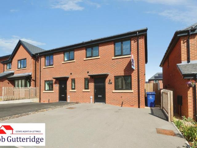 2 bedroom semi detached house for sale