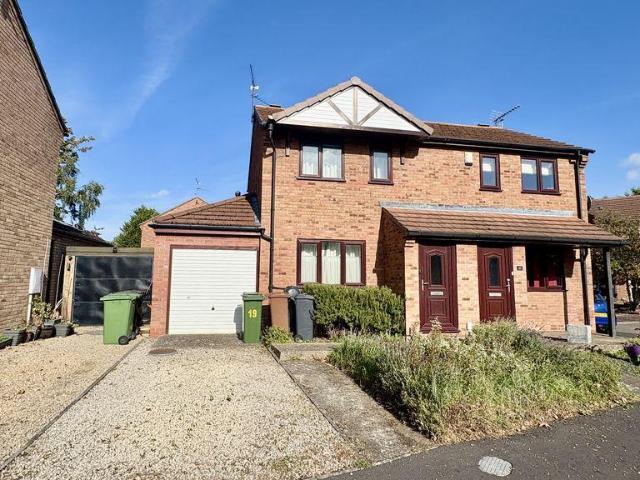 2 bedroom semi detached house for sale