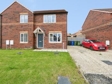 2 bedroom semi detached house for sale