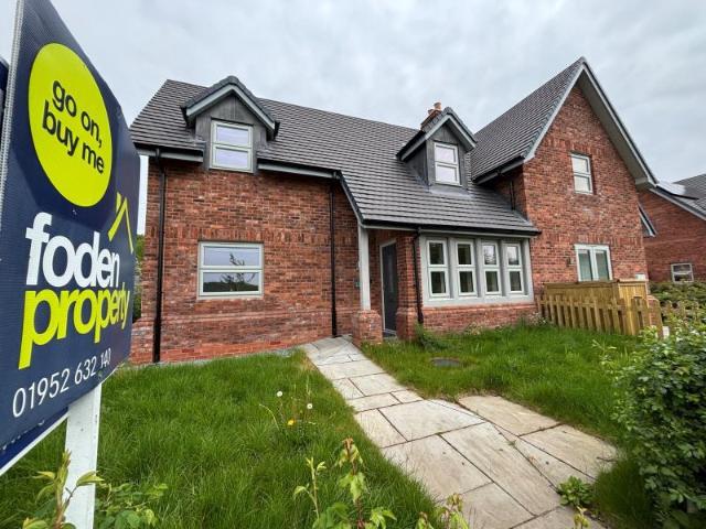 2 bedroom semi detached house for sale