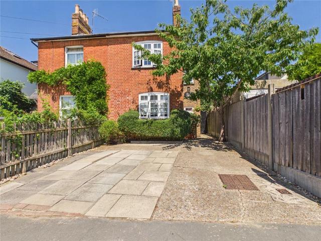 2 bedroom semi detached house for sale