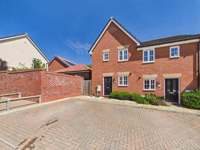 2 bedroom semi detached house for sale