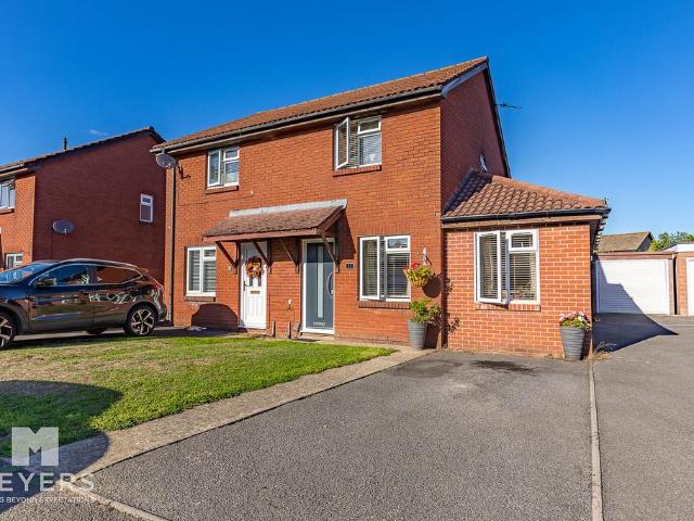 2 bedroom semi detached house for sale