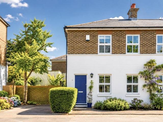 2 bedroom semi detached house for sale