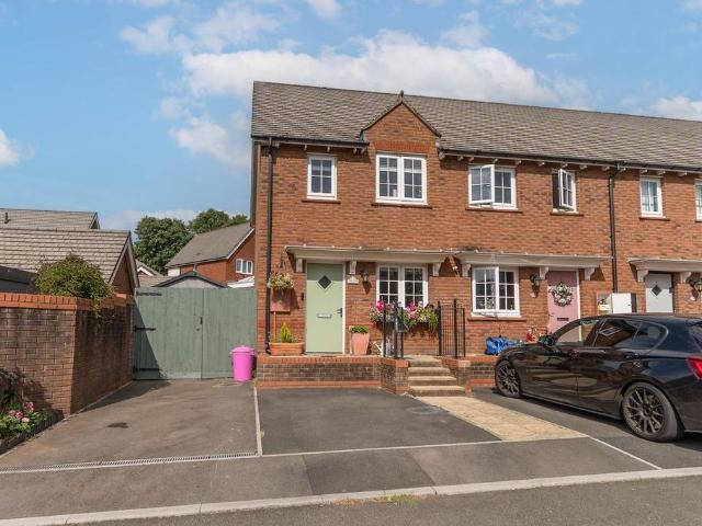 2 bedroom semi detached house for sale