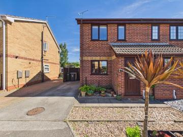 2 bedroom semi detached house for sale