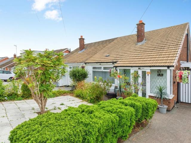 2 bedroom semi detached house for sale