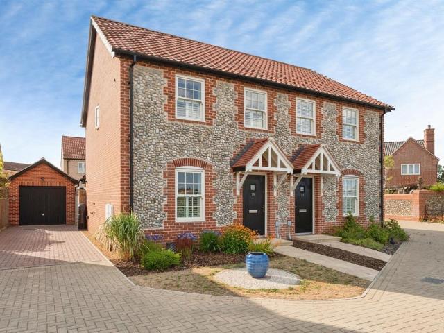 2 bedroom semi detached house for sale