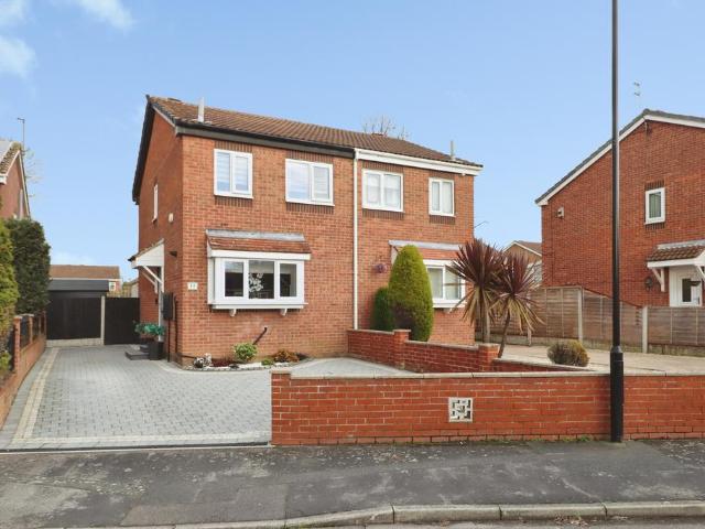 2 bedroom semi detached house for sale