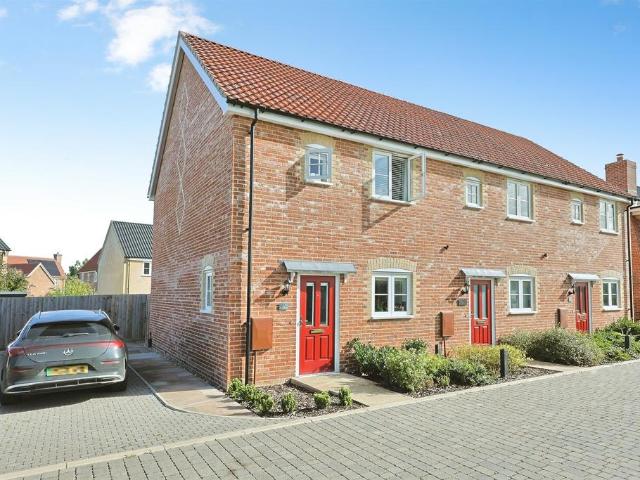 2 bedroom semi detached house for sale
