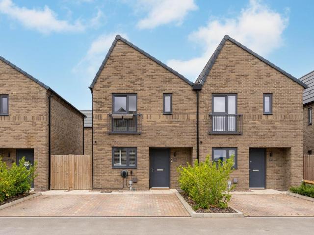 2 bedroom semi detached house for sale
