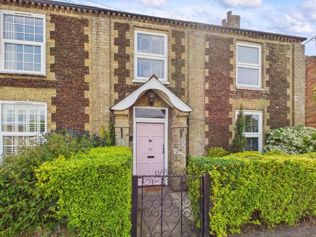 2 bedroom semi detached house for sale
