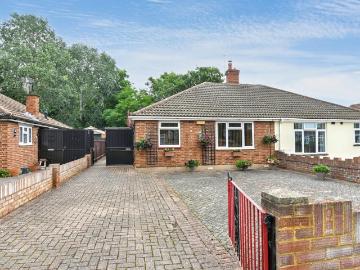 2 bedroom semi detached house for sale