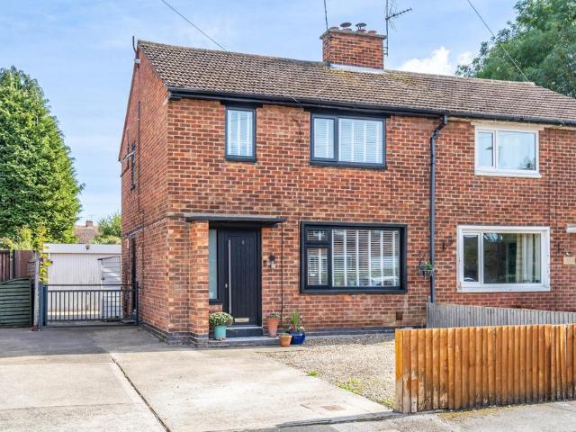 2 bedroom semi detached house for sale