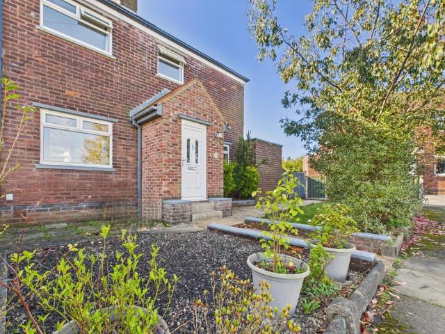 2 bedroom semi detached house for sale
