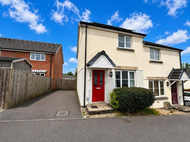 2 bedroom semi detached house for sale