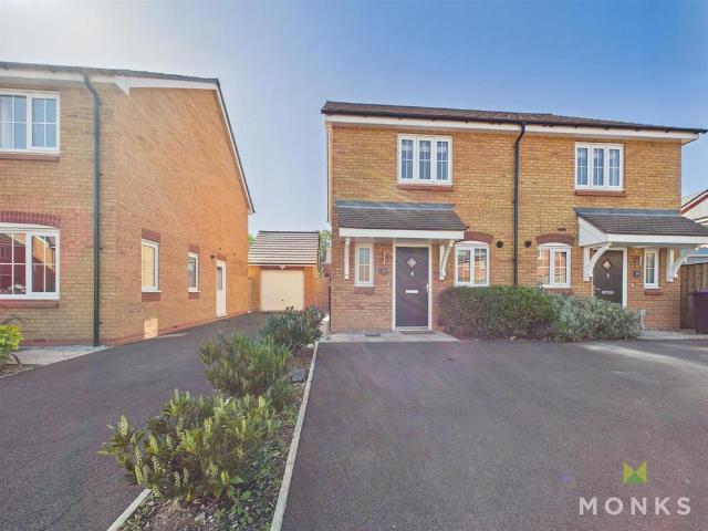 2 bedroom semi detached house for sale