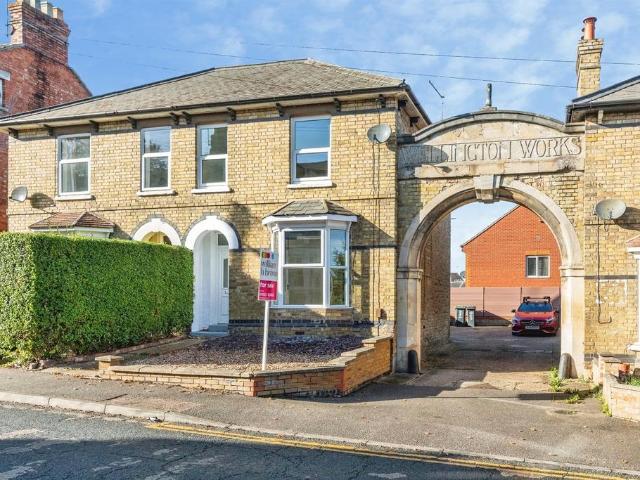 2 bedroom semi detached house for sale