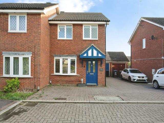 2 bedroom semi detached house for sale