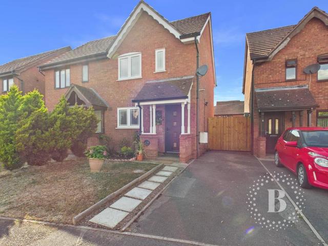 2 bedroom semi detached house for sale