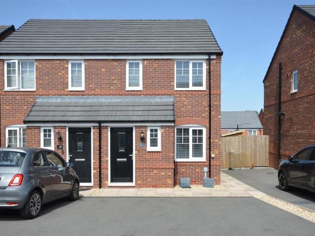 2 bedroom semi detached house for sale