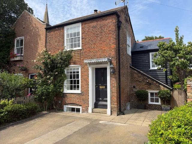 2 bedroom semi detached house for sale